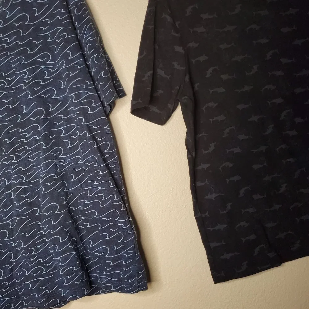 Old Navy Boys Blue Waves Black & Gray Shark Short Sleeve T-shirts Size Medium 8